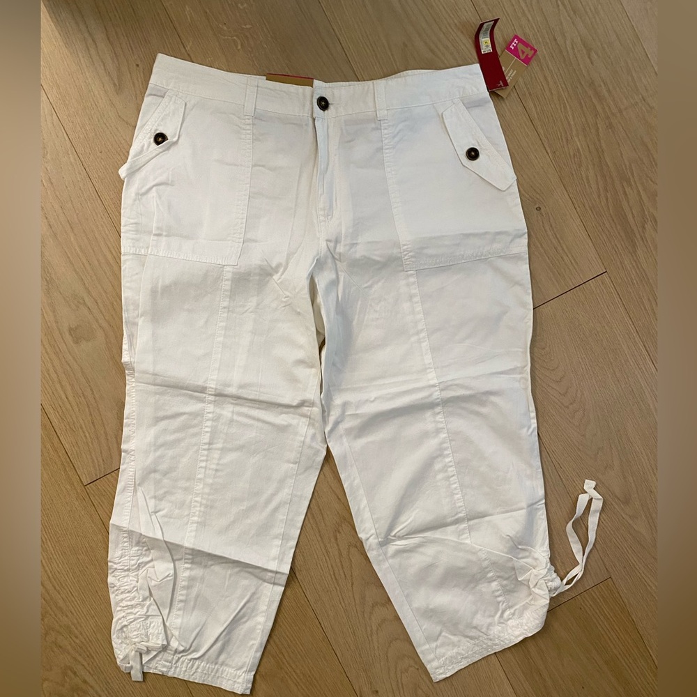 NWT Merona white Capri size 14